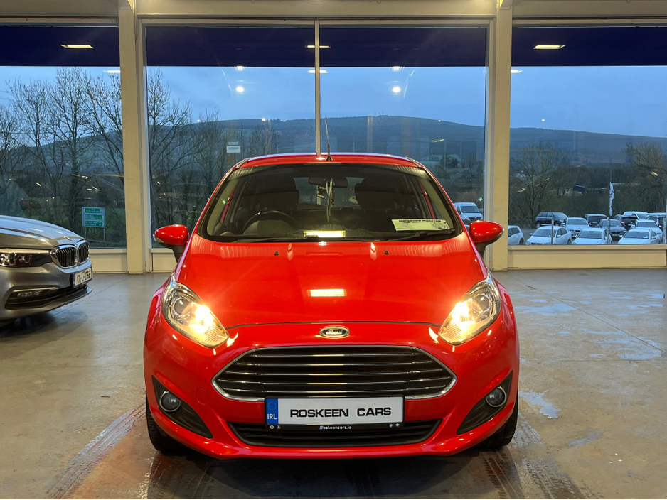 2015 Ford Fiesta - image 2