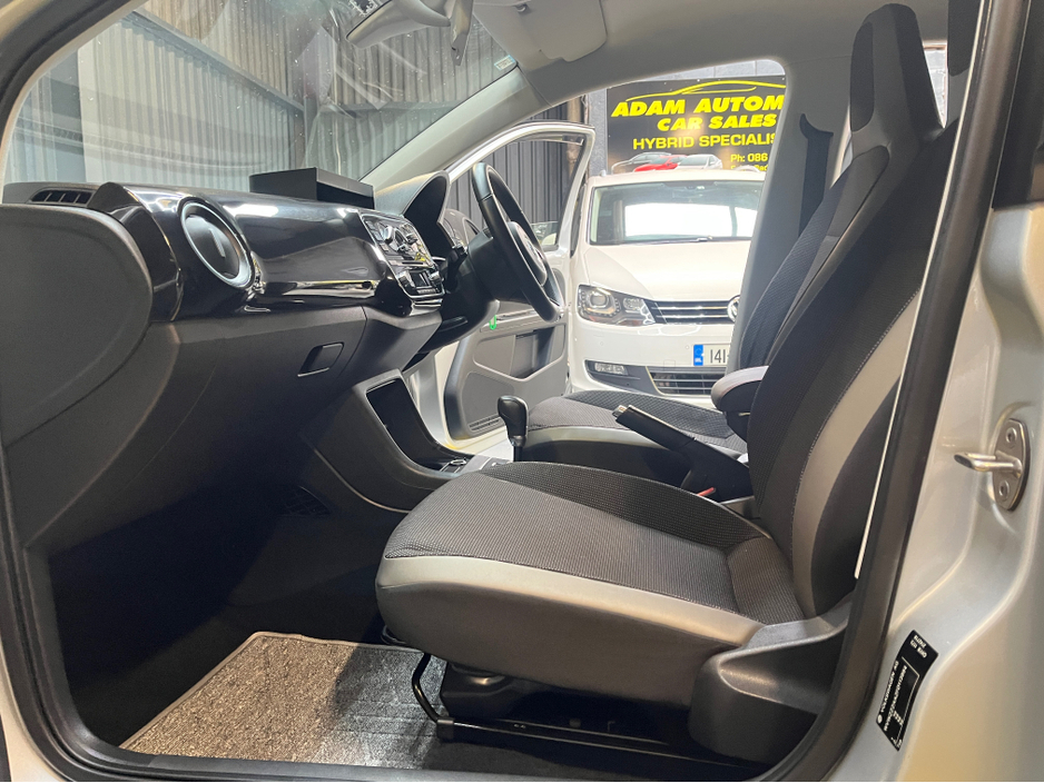 2015 Volkswagen up! - image 10