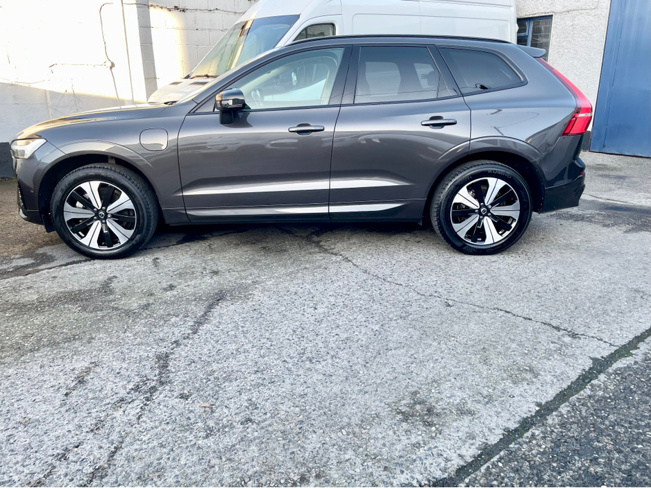 2023 Volvo XC60 - image 32