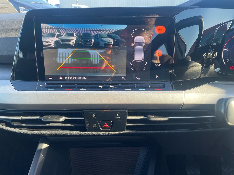 2024 Volkswagen Golf 2.0 TDI 115HP Life €28,975