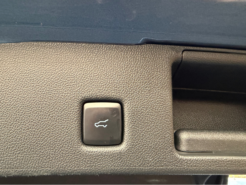 2022 Ford Kuga - image 15