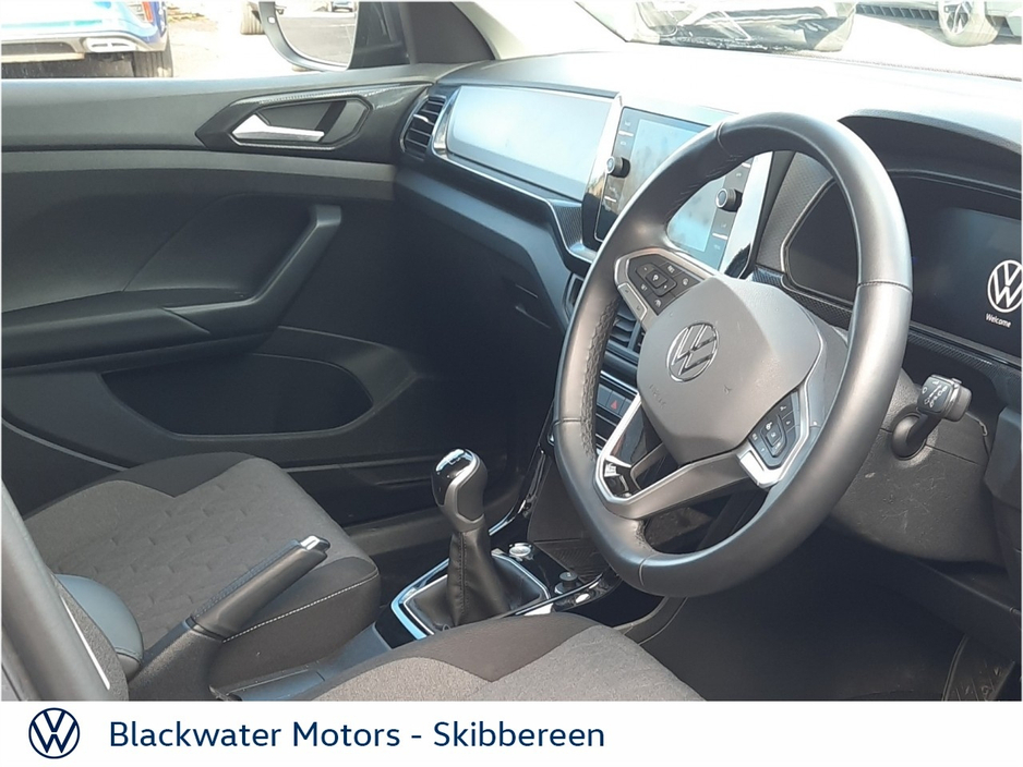 2025 Volkswagen T-Cross - image 8