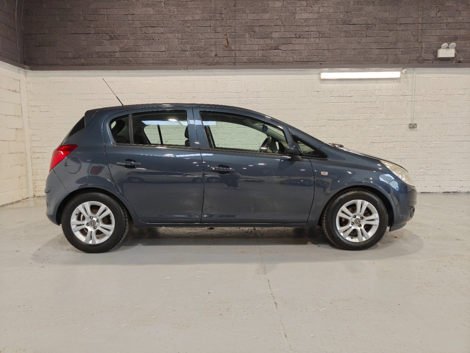 2011 Opel Corsa - image 5