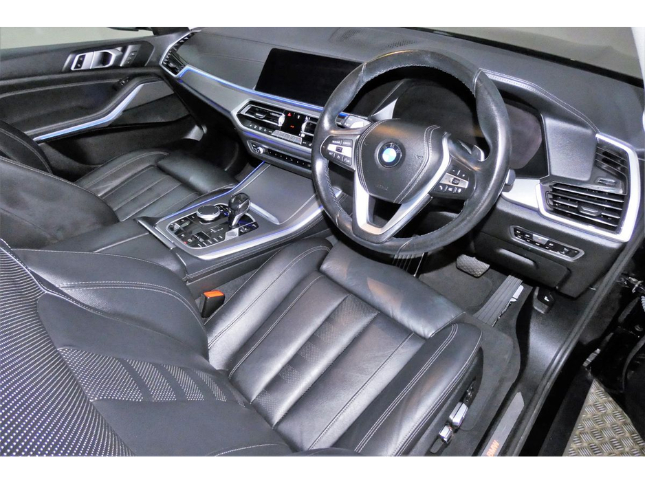 2020 BMW X5 - image 13