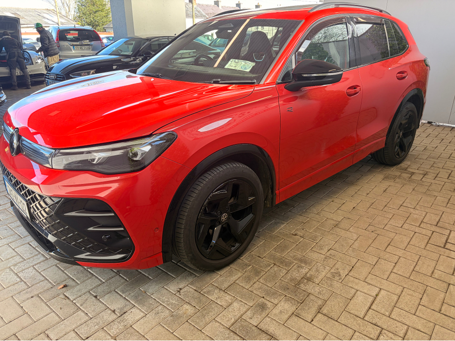 2024 Volkswagen Tiguan - image 14