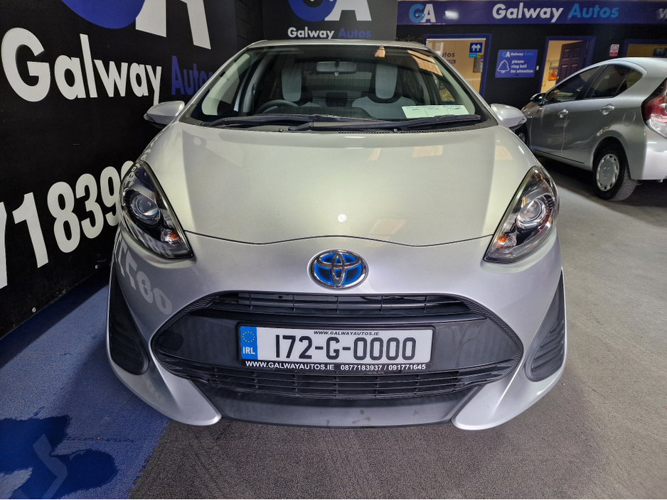 2017 Toyota Aqua - image 3