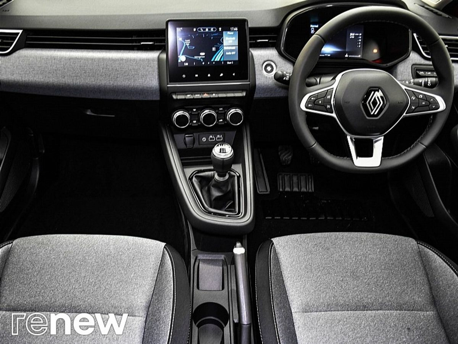 2025 Renault Clio - image 2