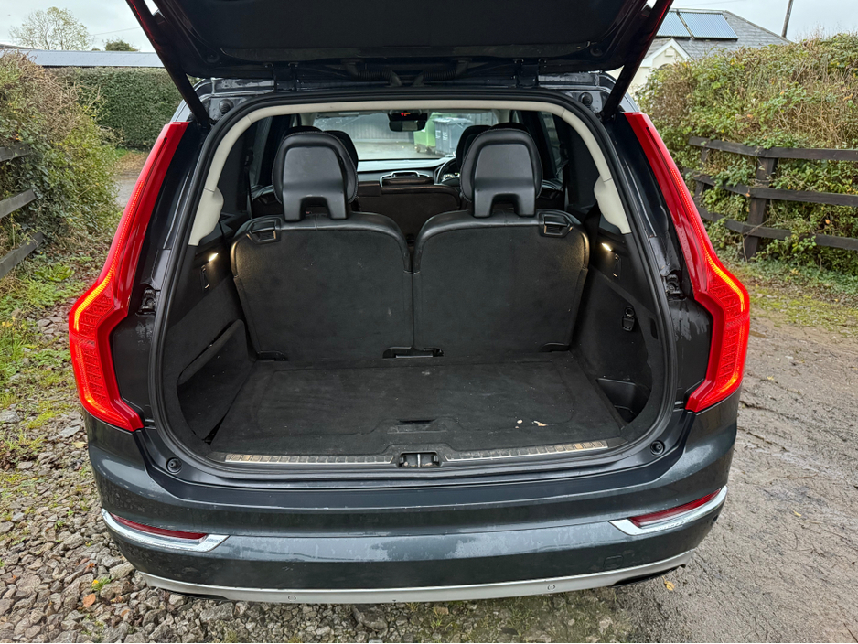2017 Volvo XC90 - image 10