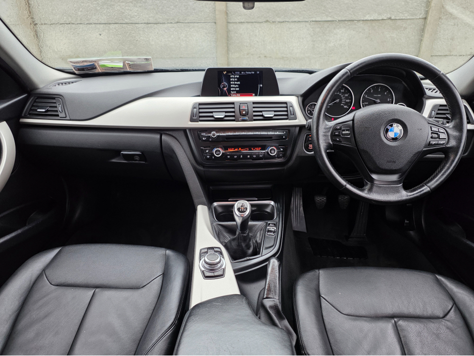 2014 BMW 3 Series - image 11