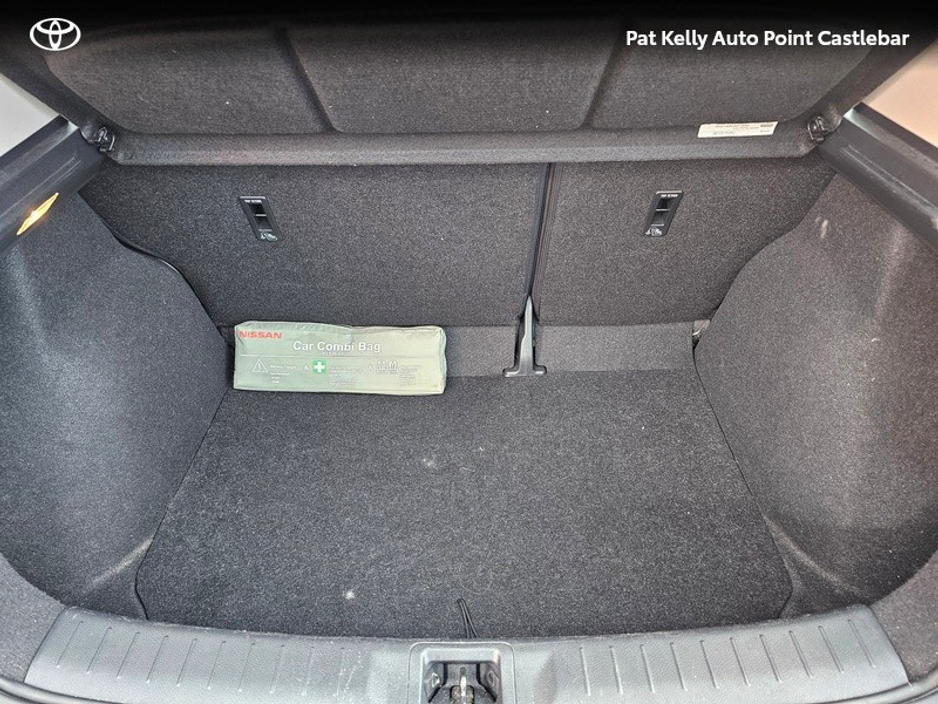 2016 Nissan Pulsar - image 10