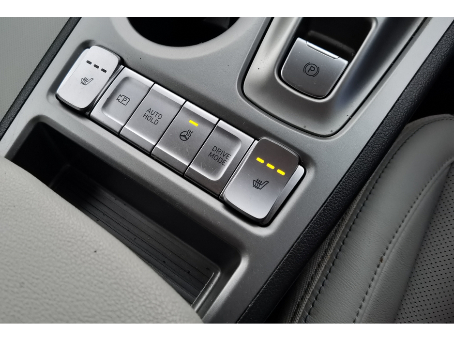 2023 Hyundai Kona 64KWH PREMIUM KAUAI - FINANCE AVAILABLE - CALL US TODAY ON 01 492 6566 OR 087-092 5525 €22,950