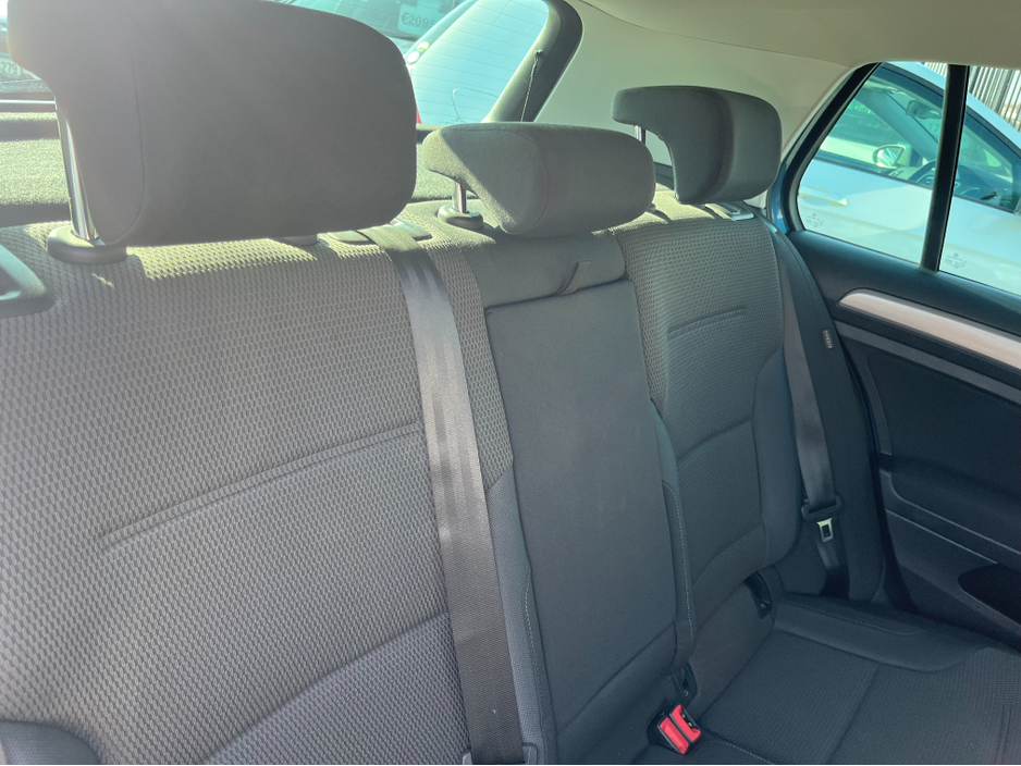 2017 Volkswagen Golf - image 7