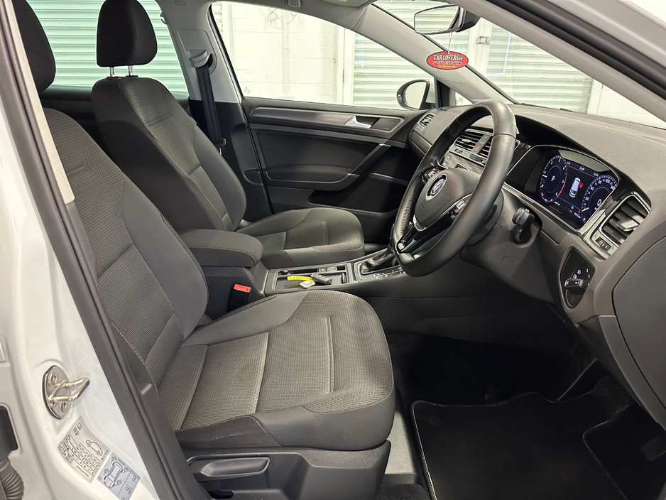 2020 Volkswagen Golf - image 22