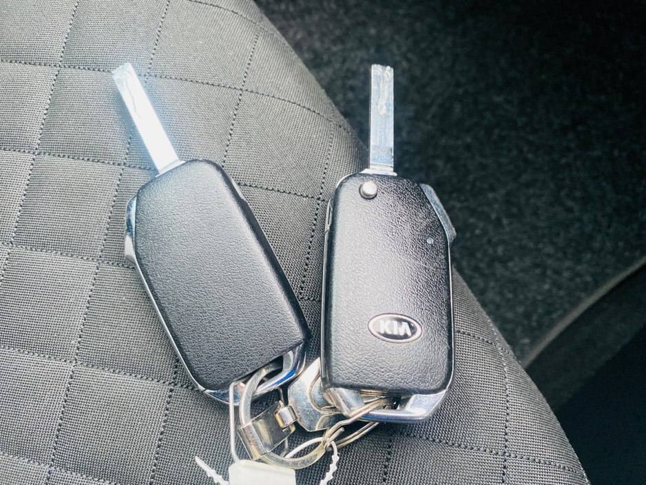 2021 Kia Ceed - image 15