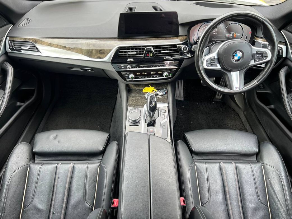 2017 BMW 5 Series - image 10