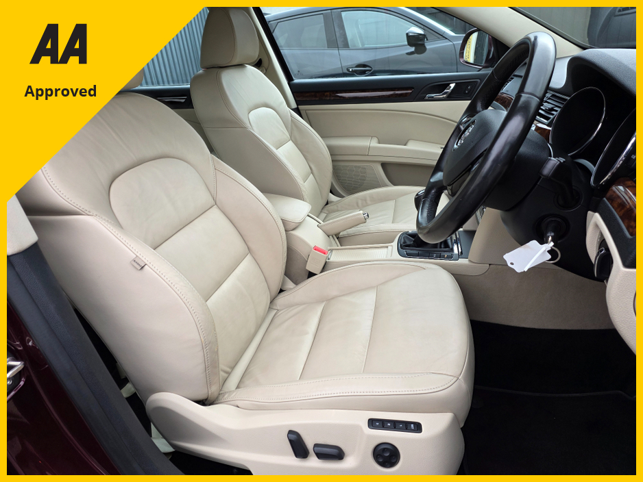 2014 Skoda Superb - image 12