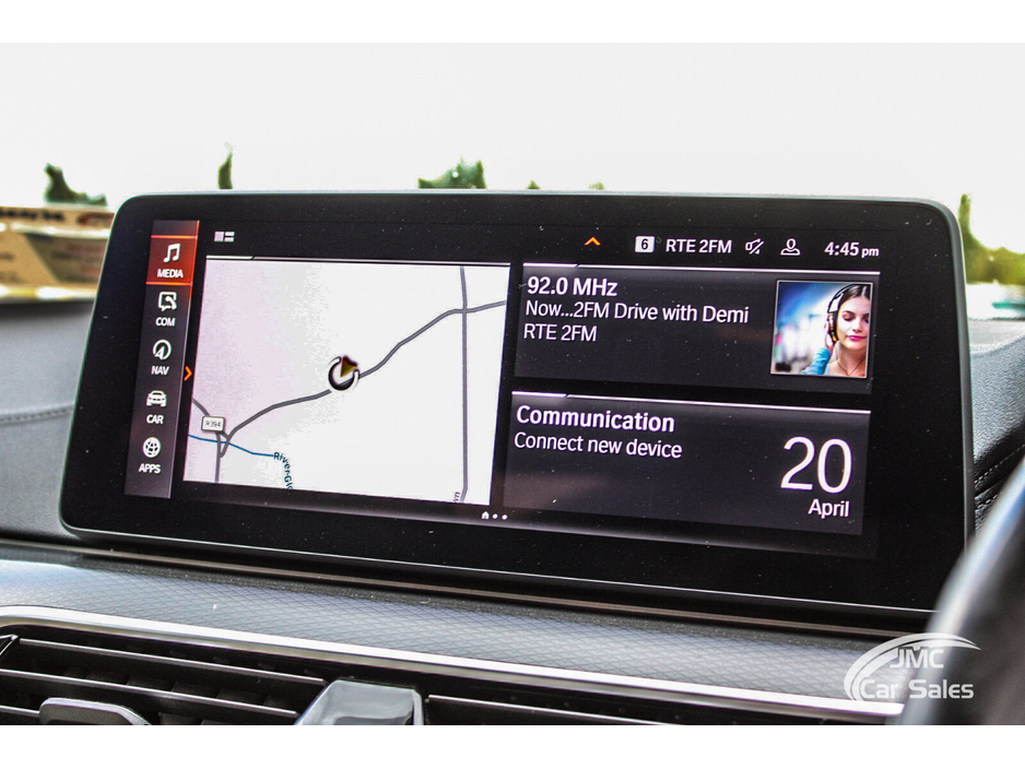 2021 BMW 5 Series - image 21