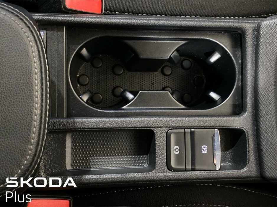 2023 Skoda Octavia - image 23