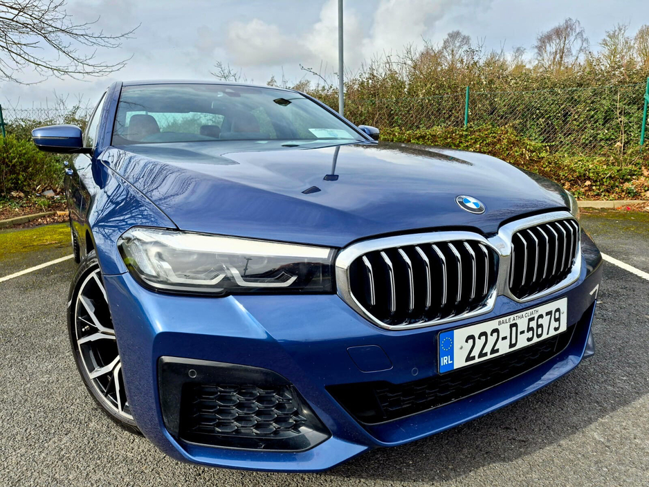 2022 BMW 5 Series - image 6