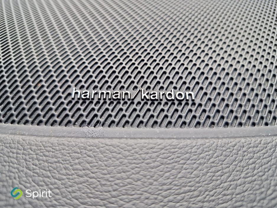 2022 Volvo XC90 - image 9