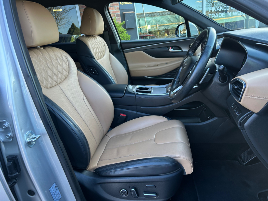 2022 Hyundai Santa Fe - image 22