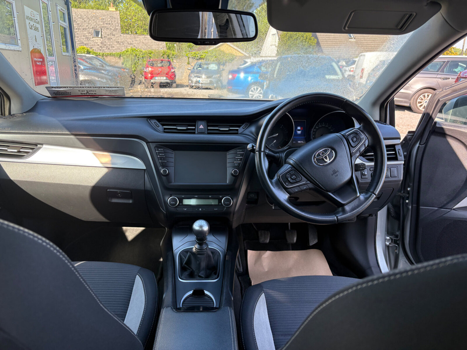 2015 Toyota Avensis 2.0 D-4D Luna Saloon €10,995