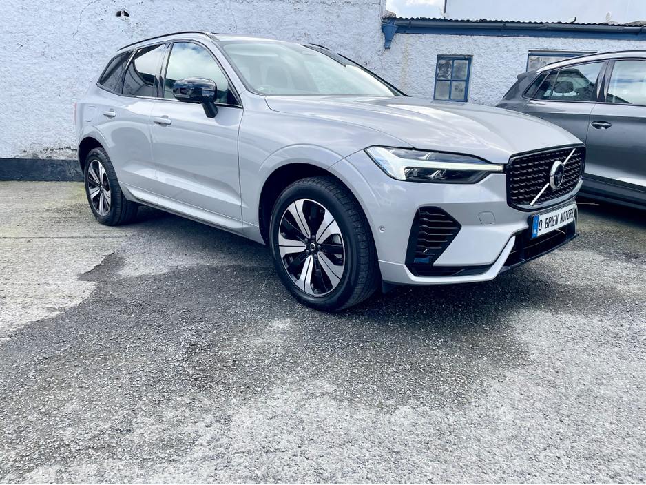 2023 Volvo XC60 - image 2