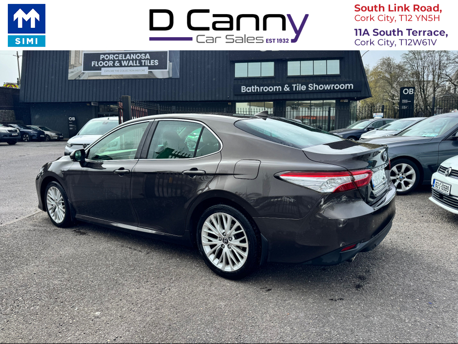 2019 Toyota Camry - image 5