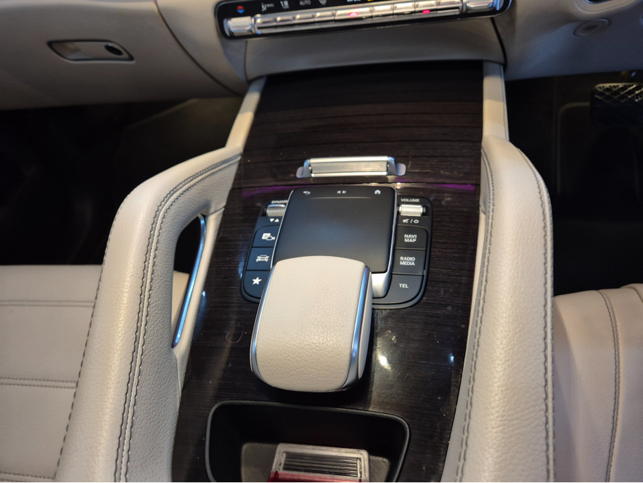 2021 Mercedes-Benz GLE Class - image 19