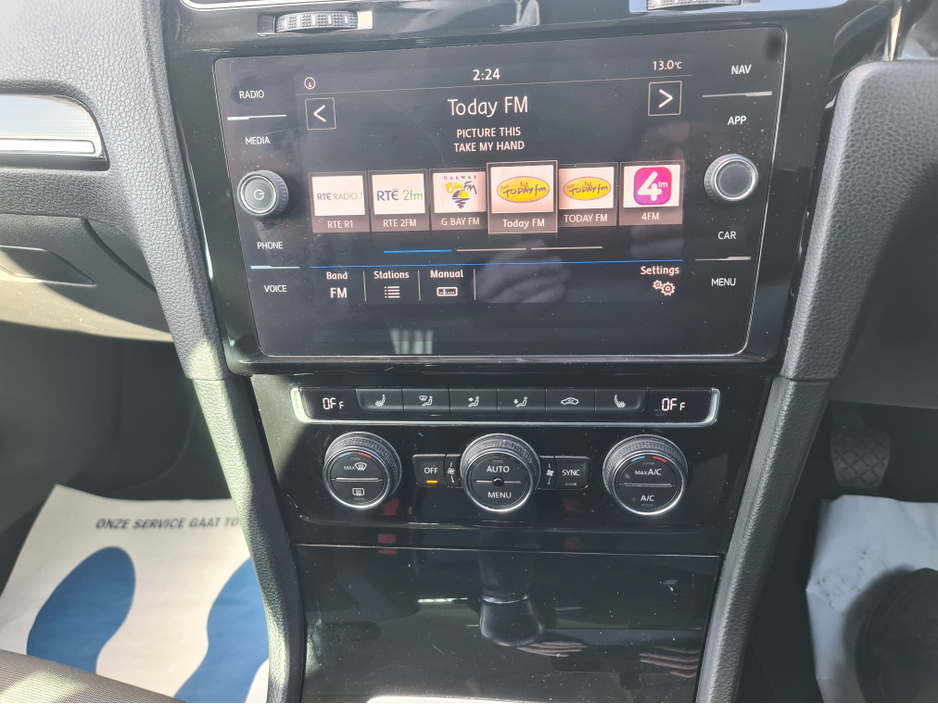 2017 Volkswagen Golf - image 12