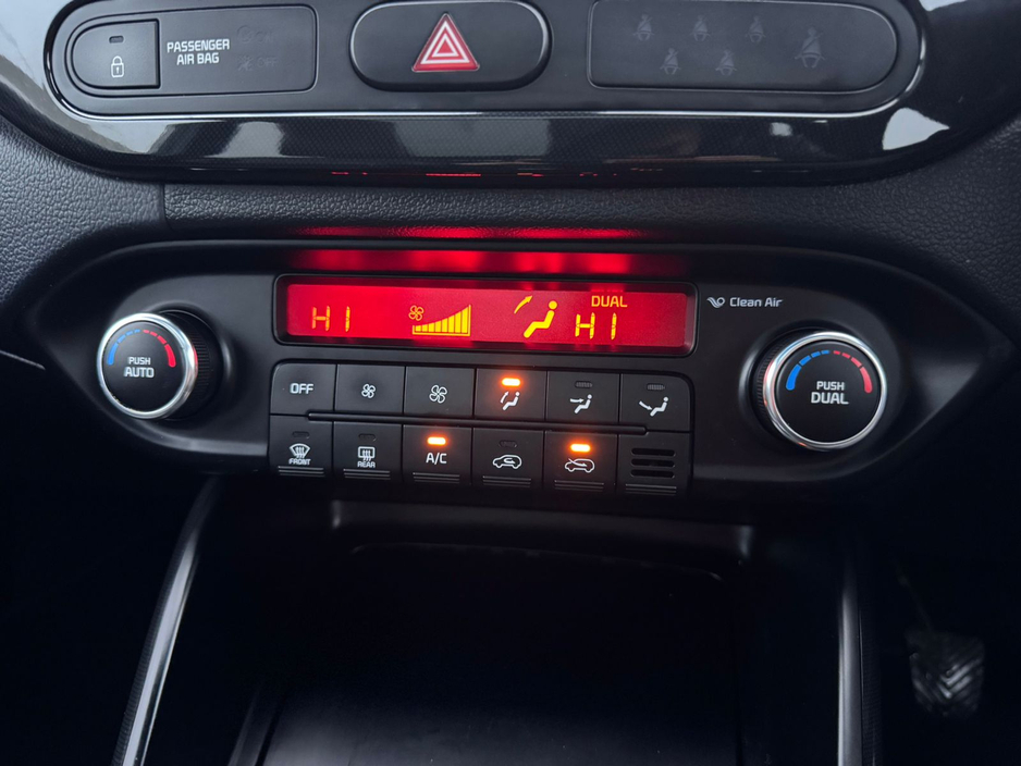 2017 Kia Carens OR RONDO PLATINUM PE 5DR €12,800