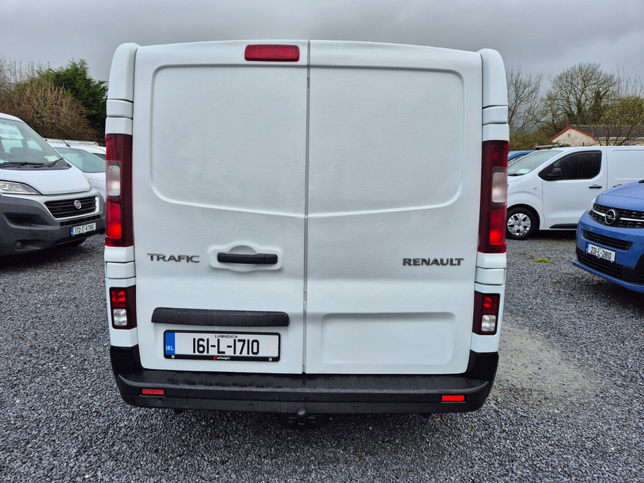 2016 Renault Trafic - image 6