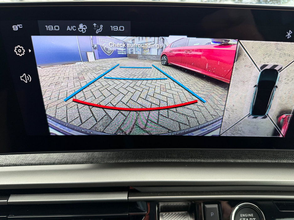 2025 Peugeot 3008 - image 13