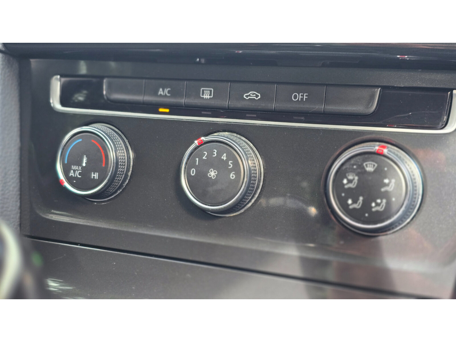 2018 Volkswagen Golf - image 16