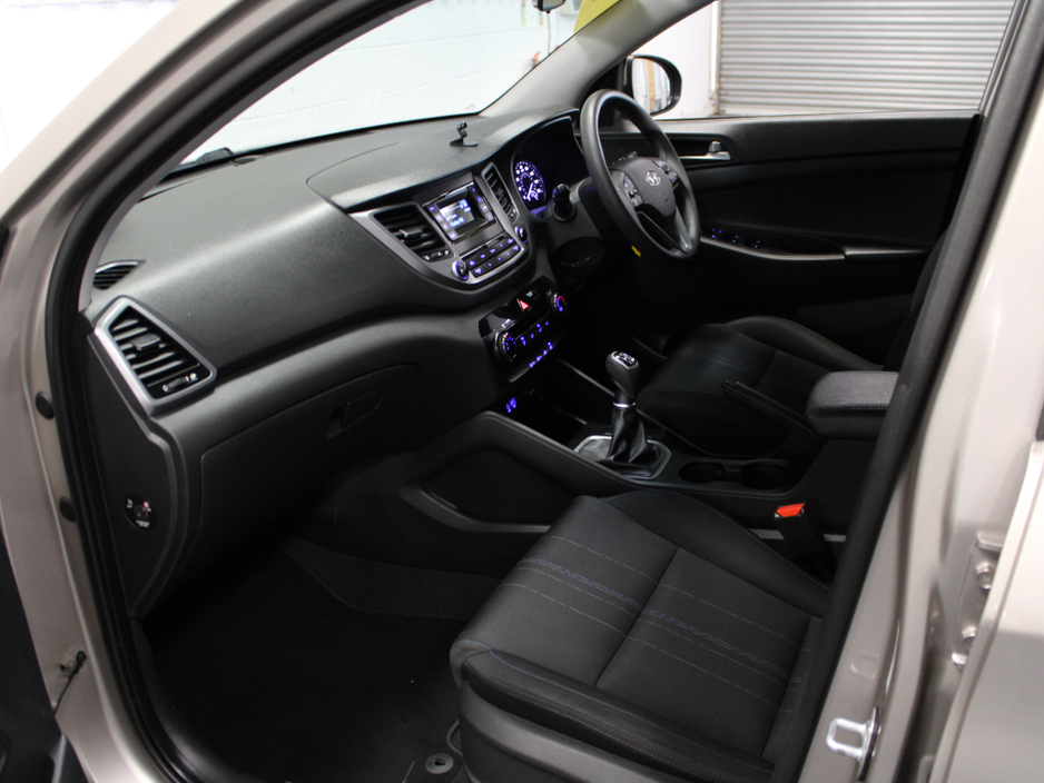 2017 Hyundai Tucson - image 33