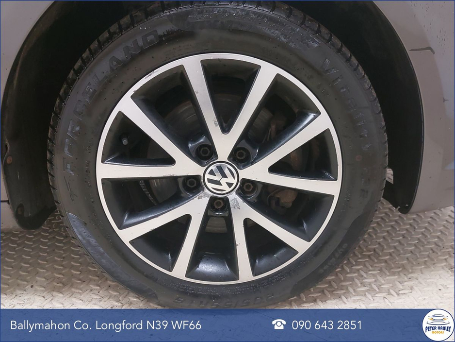 2014 Volkswagen Touran - image 22