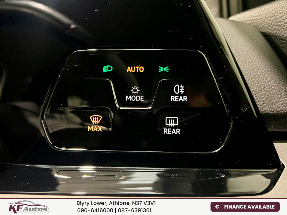 2022 Volkswagen Golf 2022 Volkswagen Golf Life 2.0TDI 6 Speed Manual 115bhp 5dr - 222 Reg €24,995