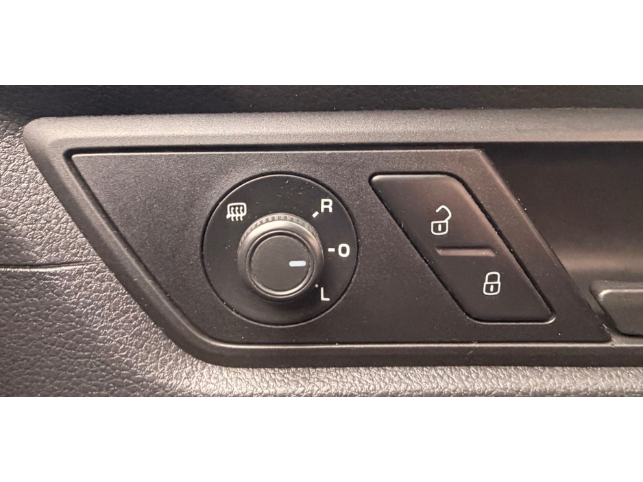 2019 Volkswagen Caddy - image 17