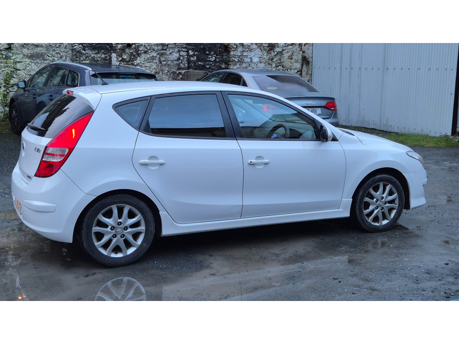 2011 Hyundai i30 Comfort 1.6CRDi 128HP €3,995