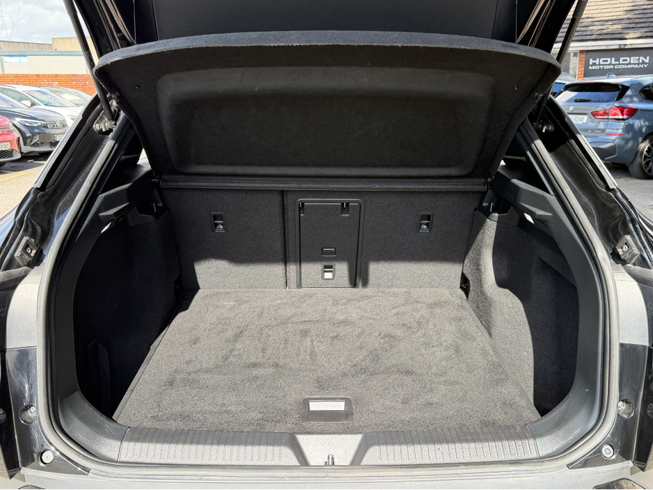 2023 Volkswagen ID.4 - image 17