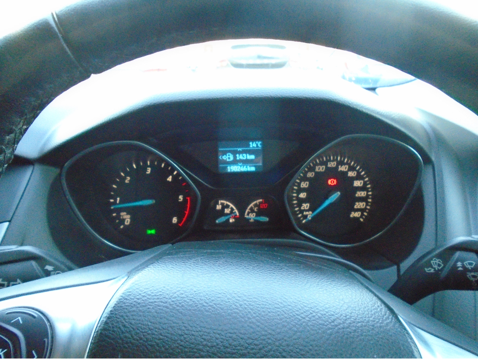 2014 Ford Focus - image 9