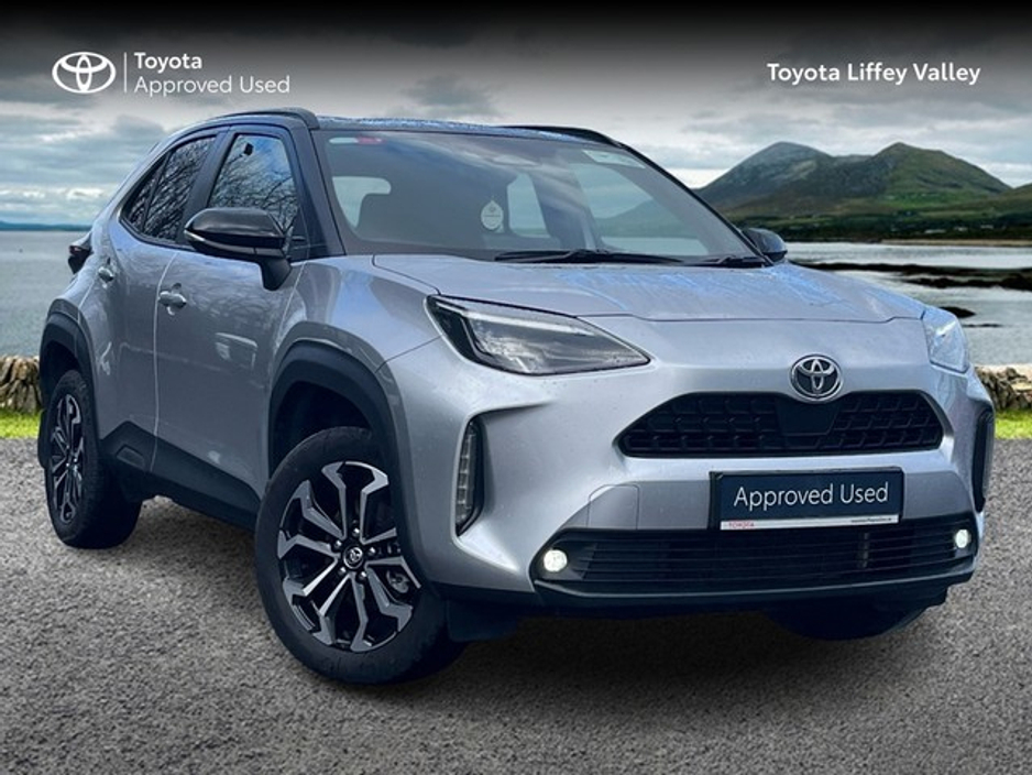2025 Toyota Yaris Cross LUNA SPORT BI-TONE €34,750