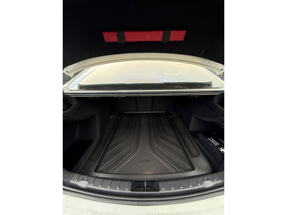 2017 BMW 3 Series - image 22