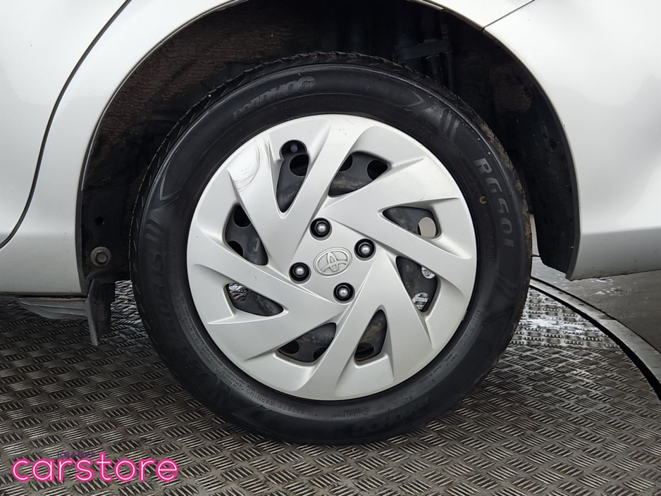 2018 Toyota Corolla - image 14