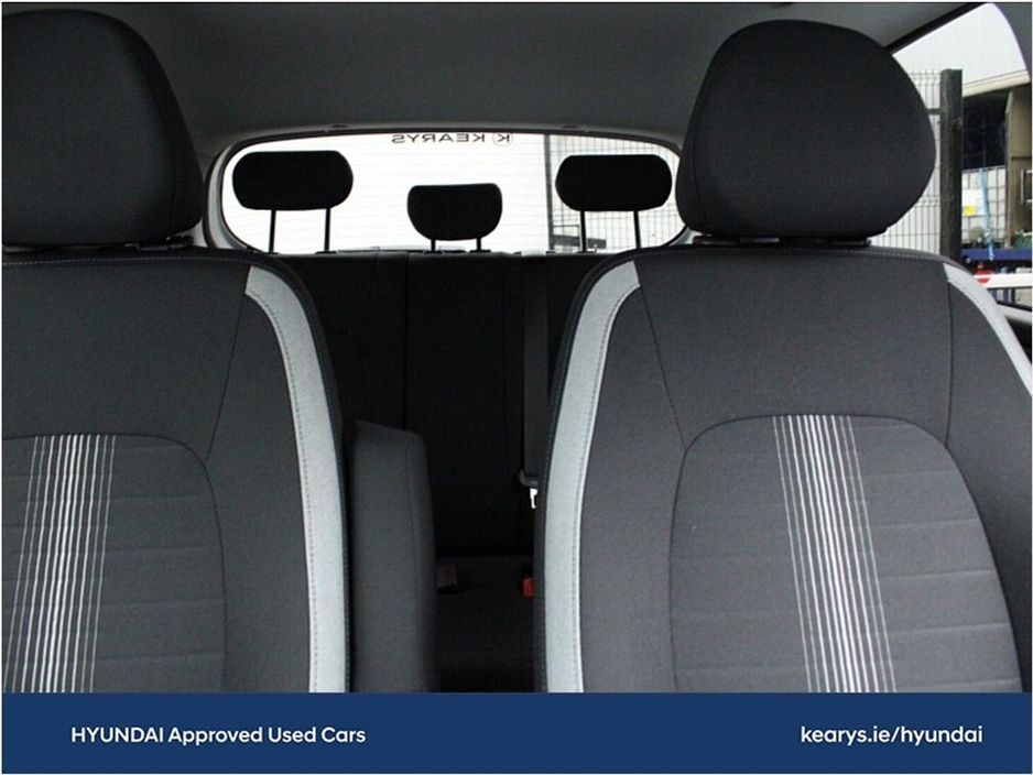 2024 Hyundai i10 - image 11