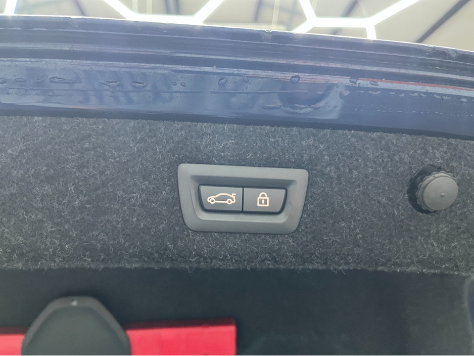 2018 BMW 5 Series 2018 523D M-SPORT 2.0 AUTOMATIC / CRUISE CONTROL / 360° PARKING CAMERA / ELECTRIC MEMORY SEATS / PADDLE SHIFTERS