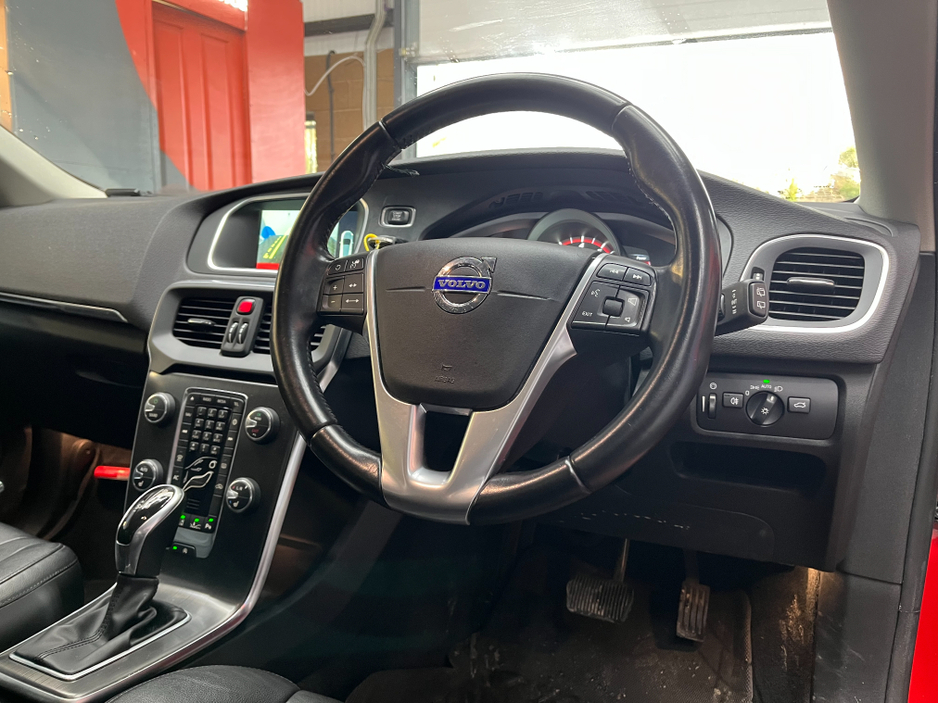 2015 Volvo V40 €11950 2015 VOLVO V40 T4 SE 1.6 AUTOMATIC / CRUISE CONTORL / REVERSE CAMERA / ELECTRIC MEMORY & HEATED SEATS €11,950