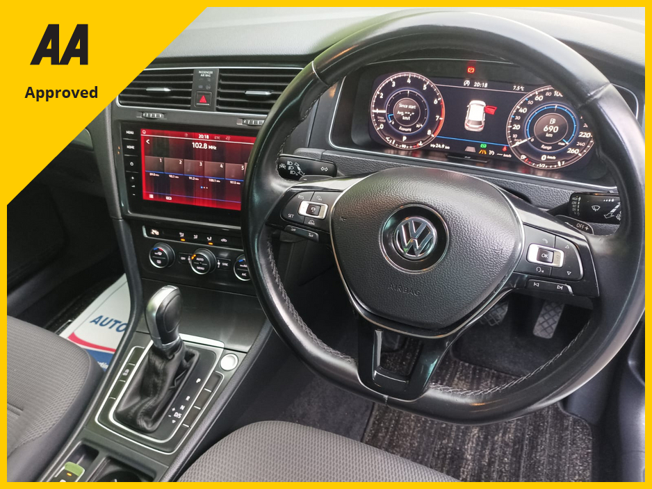 2018 Volkswagen Golf 1.2 TSI AUTOMATIC 7.5 FACELIFT ONLY 51,697kms CLIMATE CONTROL REVERSE CAMERA LED HEADLIGHTS FACTORY IMMOBILISER TOUCHSCREEN MULTIMEDIA SYSTEM CRUISE CONTROL STOP START TECHNOLOGY 2 YEARS NCT 1YR TAX €18,949