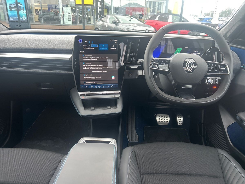 2026 Renault Scenic techno 87kWh 220hp €51,620