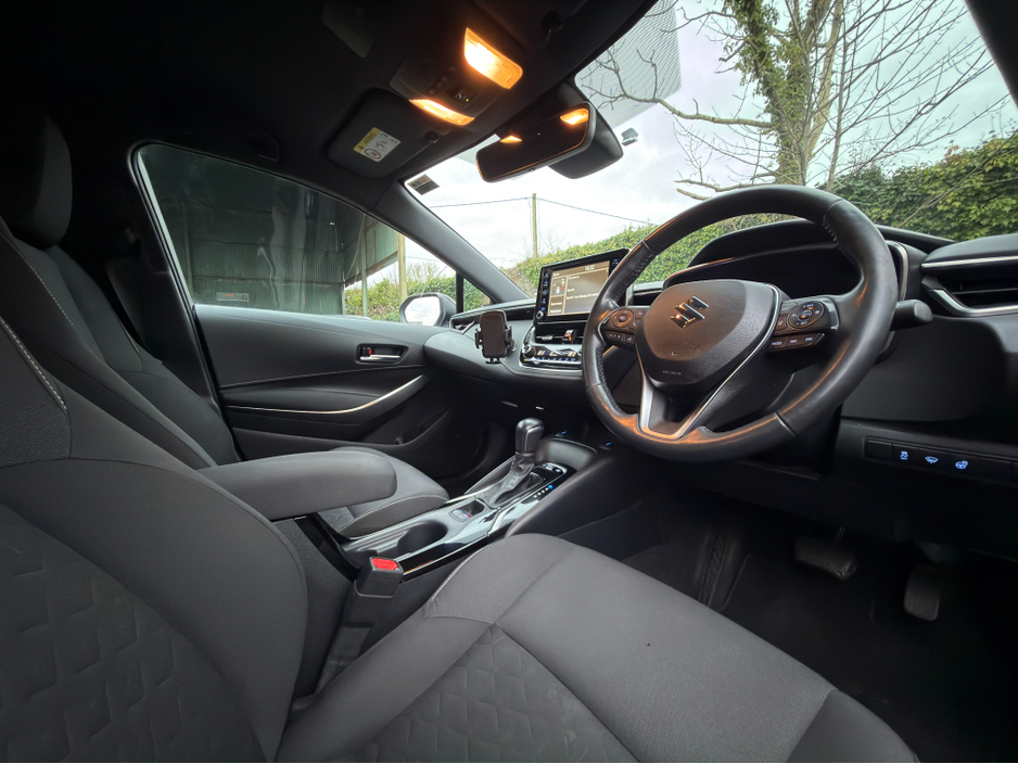 2023 Toyota Corolla Suzuki Swac €13,900